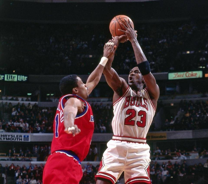 奥尼尔：乔丹总决赛全胜成就历史最佳地位