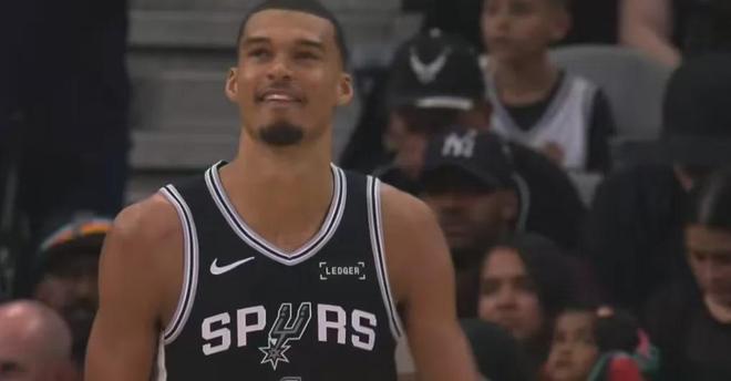 文班亚马逆袭登顶常规赛MVP榜首 数据全面碾压历