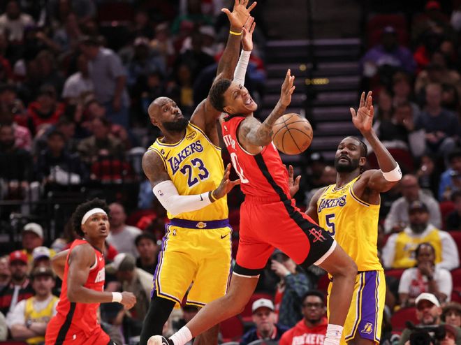 东契奇伤退湖人西决前景堪忧 詹姆斯状态引争议